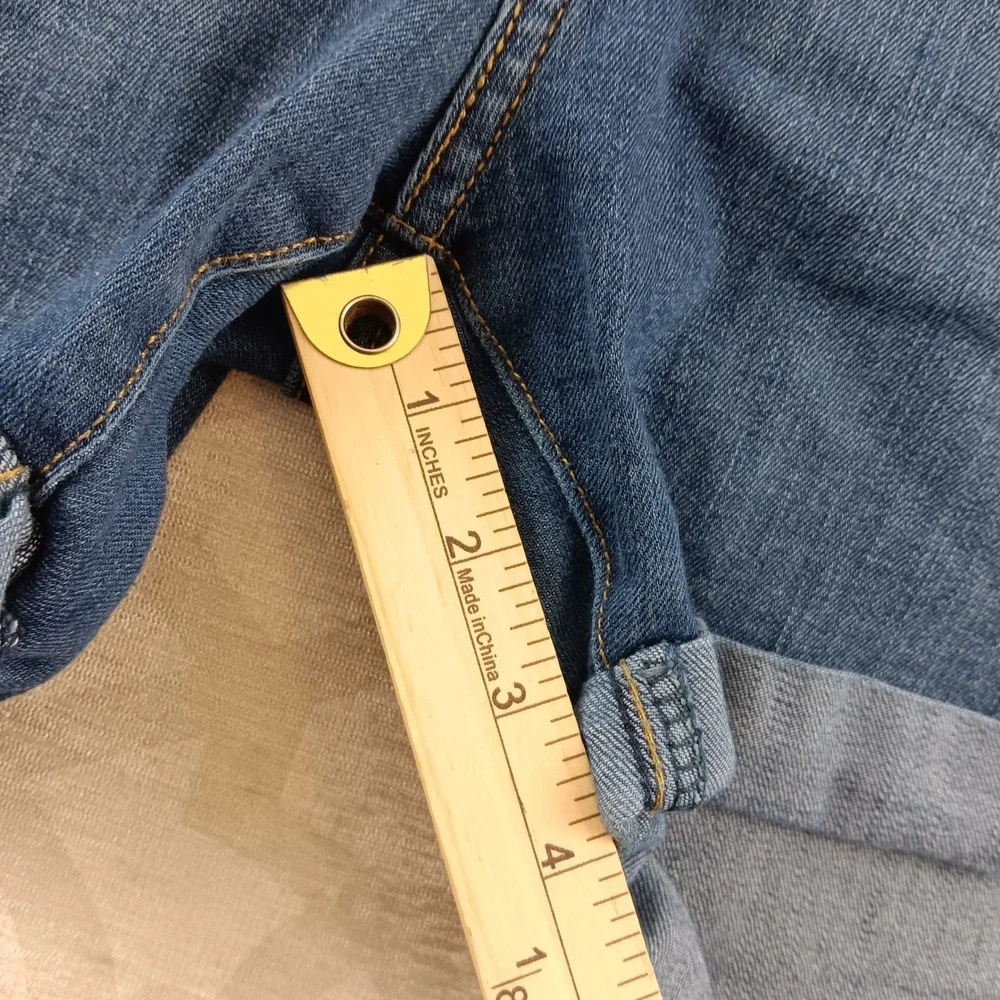 Signature by Levi Strauss Women Mid Rise Denim Shorts Cuffed Blue Size 12 - Picture 4 of 9